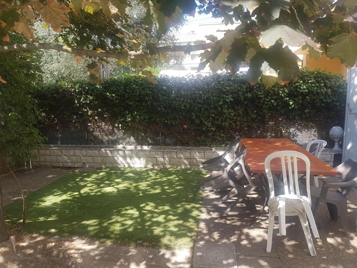 Grande Maison Avec 5 Chambres Et Jardin Avignon Ngoại thất bức ảnh
